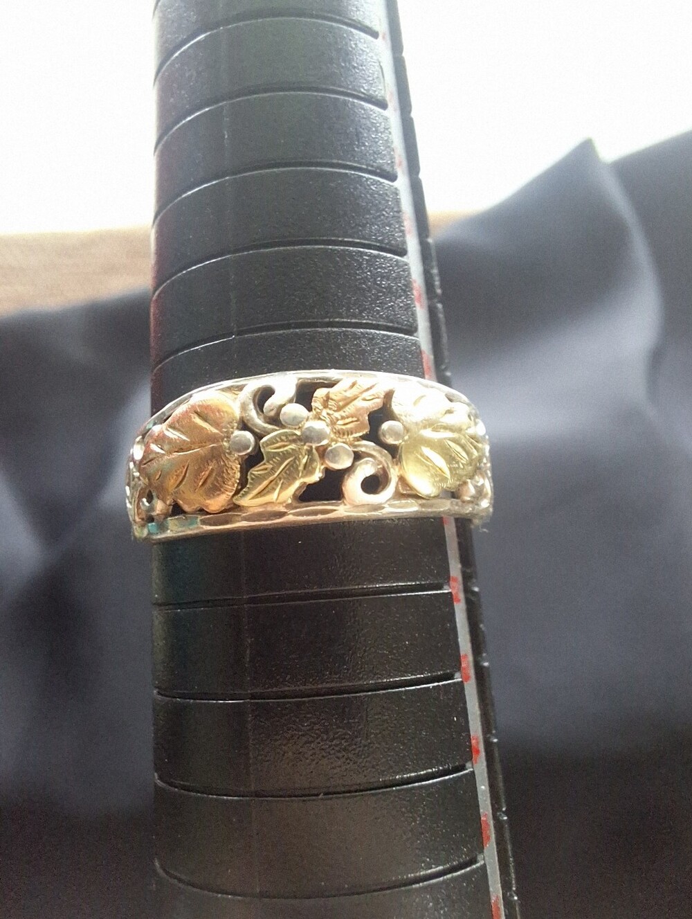 No Offers Low Price Black Hills Gold Sterling Silver Men’s Ring Size 9.5 RGC - Picture 3 of 12